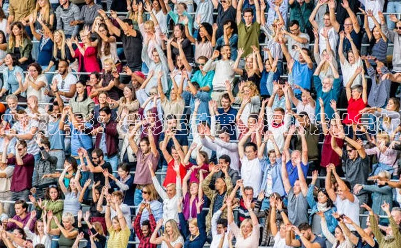 璀璨光影：精彩运动赛事海报设计赏析